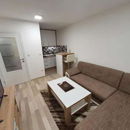 公寓 Apartman Titanic 2 *